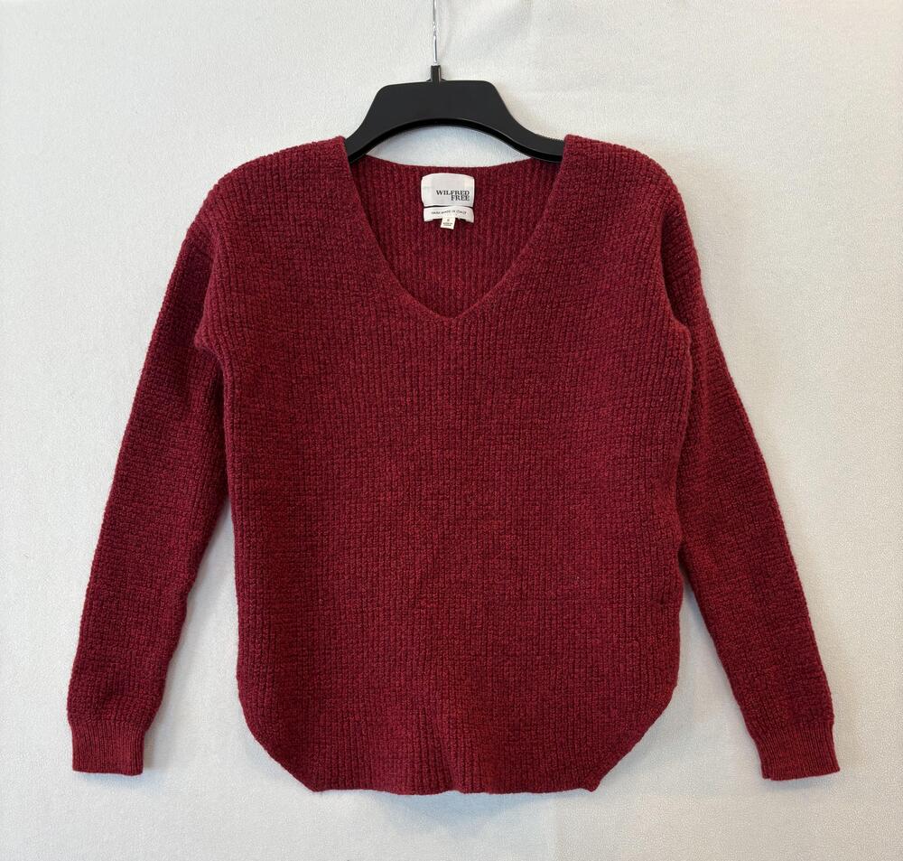 Wilfred Free Sweater Womens Small Red 100% Wool V Neck Knit Pullover Cozy Warm